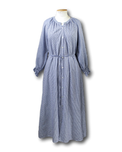Load image into Gallery viewer, Kinney. Midi Dress - Size M
