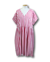 Load image into Gallery viewer, Kowtow. Dress - Size L
