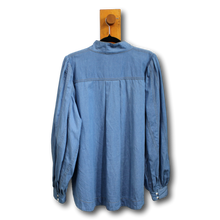 Load image into Gallery viewer, Zoe Kratzmann. Chambray Denim Shirt. Size 2 (12)
