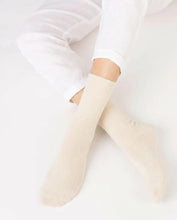 Load image into Gallery viewer, Hamilton Possum Merino Wool Socks - Marshmellow
