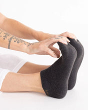 Load image into Gallery viewer, Napier Possum Merino Wool Socks - Peat
